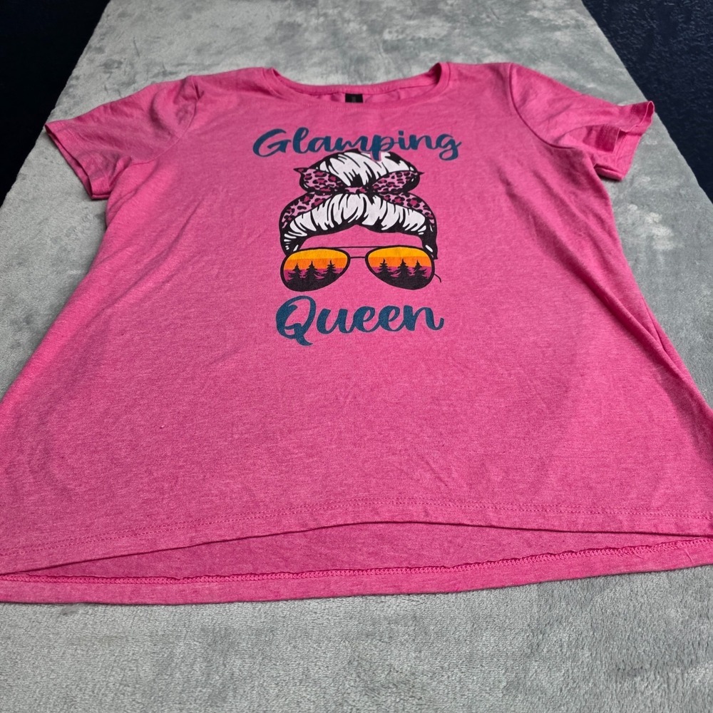 Glamping Queen Graphic T -Shirt SZ Lg -Messy Bun